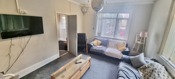 https://www.landlorddirectlets.co.uk/storage/app/uploads/public/652/d33/fb6/652d33fb6e4e0180248636.jpg