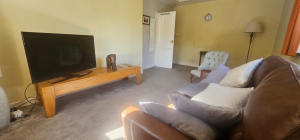 https://www.landlorddirectlets.co.uk/storage/app/uploads/public/68b/ee0/6e9/68bee06e9845f218588475.jpg