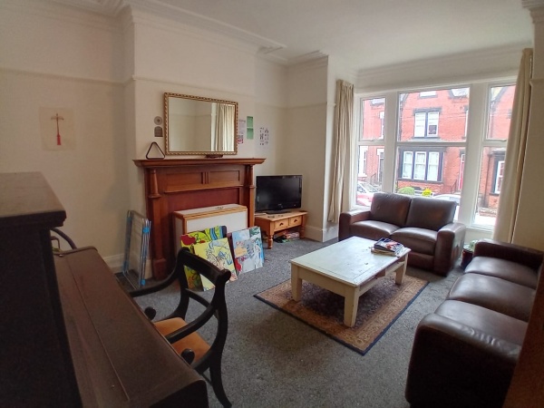 https://www.landlorddirectlets.co.uk/storage/app/uploads/public/663/4f6/b15/6634f6b156003079042425.jpg