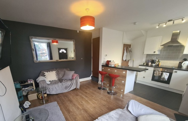 https://www.landlorddirectlets.co.uk/storage/app/uploads/public/600/c46/a7a/600c46a7adac2947087587.jpeg