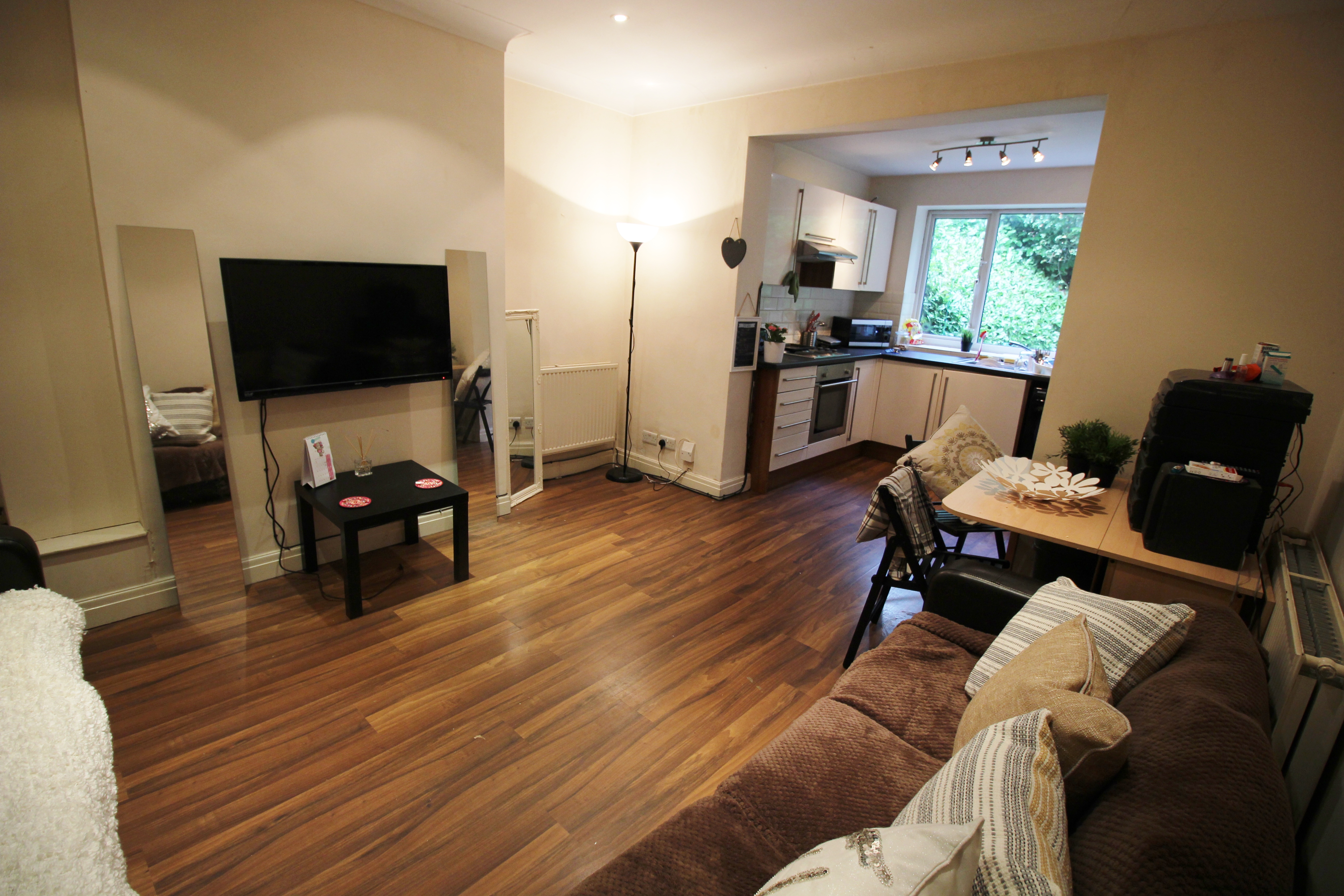 https://www.landlorddirectlets.co.uk/storage/app/uploads/public/671/f9a/b6f/671f9ab6f18e4332743048.jpg