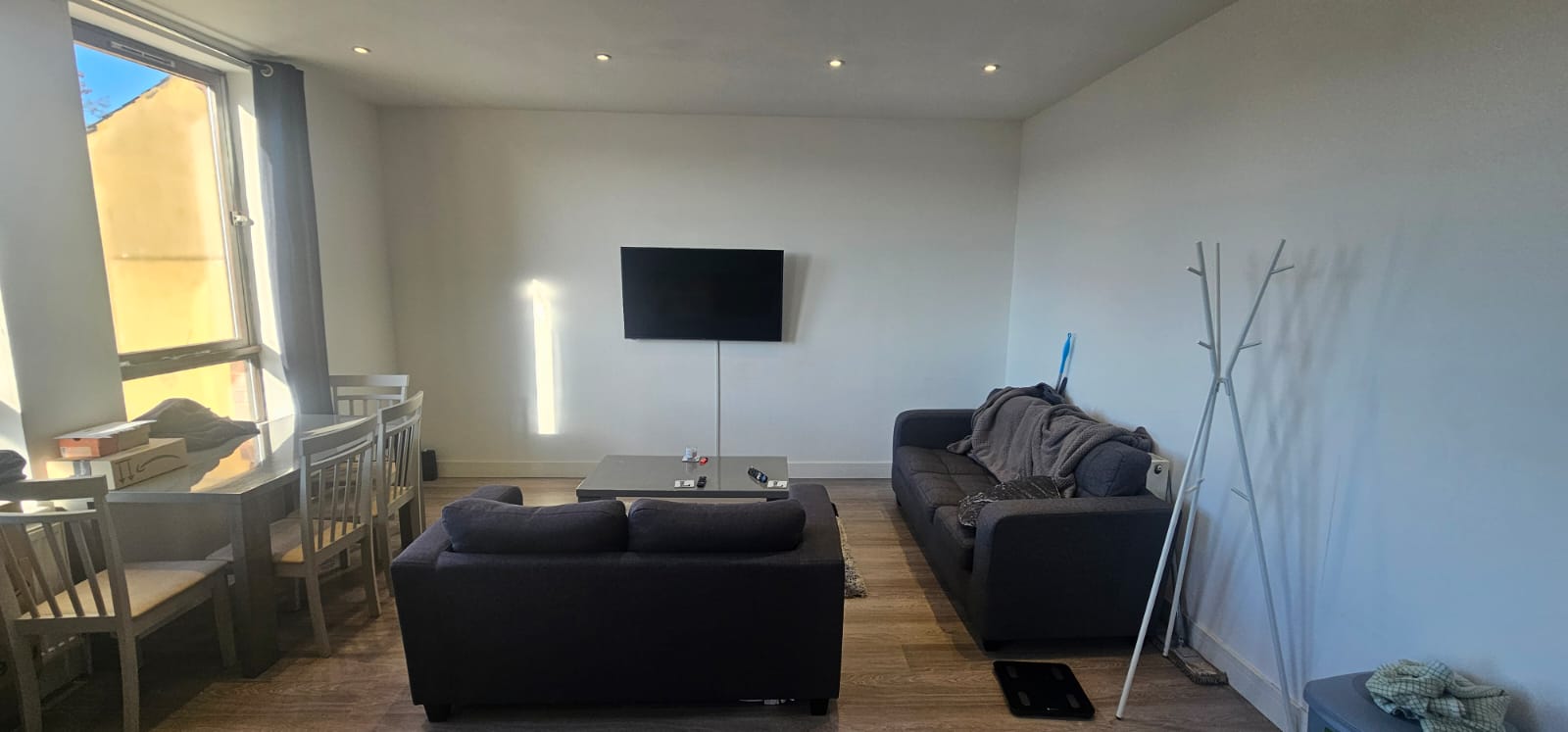 https://www.landlorddirectlets.co.uk/storage/app/uploads/public/679/b92/022/679b920223060942068966.jpg