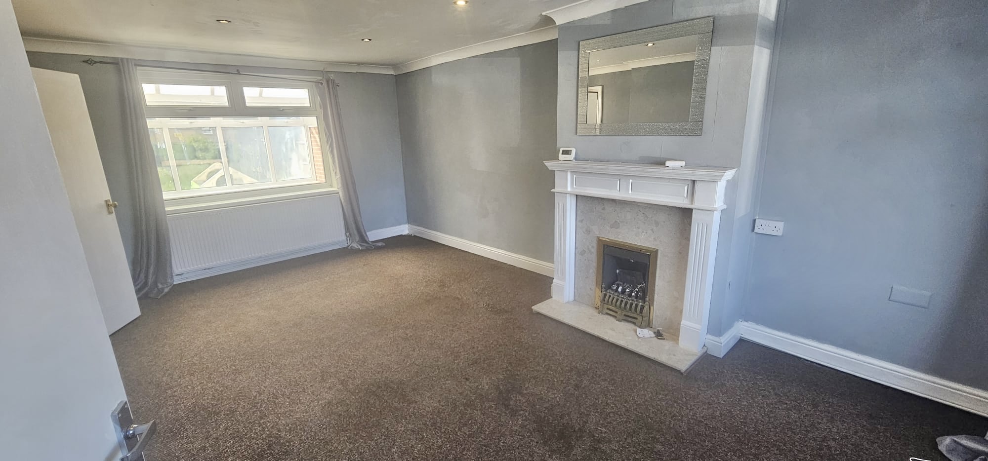 https://www.landlorddirectlets.co.uk/storage/app/uploads/public/685/528/701/6855287014fd4322079213.jpg