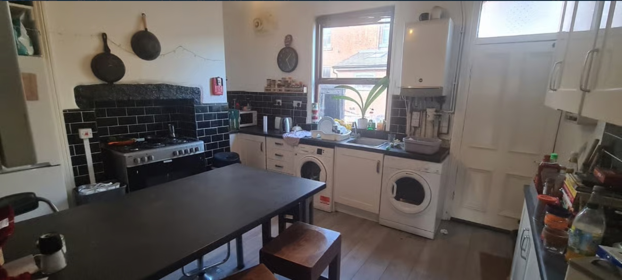 https://www.landlorddirectlets.co.uk/storage/app/uploads/public/68d/b91/830/68db918309995579465983.jpeg
