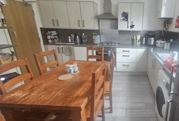 https://www.landlorddirectlets.co.uk/storage/app/uploads/public/682/219/dda/682219dda1ea4637074284.jpg