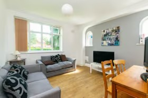 https://www.landlorddirectlets.co.uk/storage/app/uploads/public/677/d44/f51/677d44f51da83904777076.png