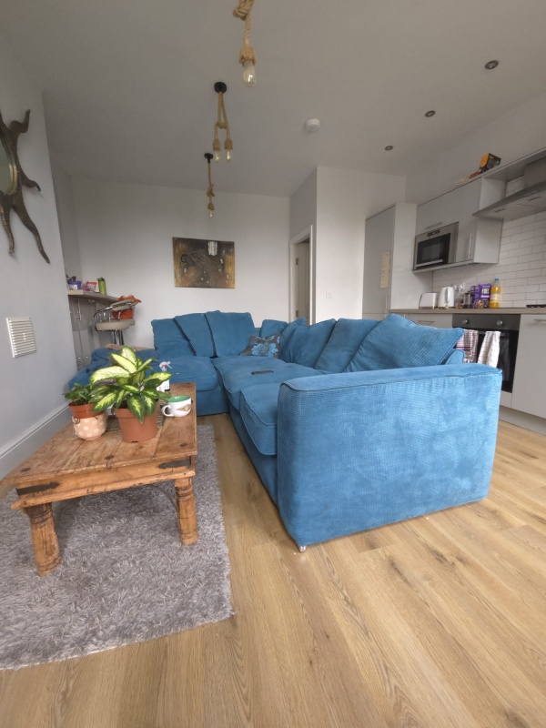 https://www.landlorddirectlets.co.uk/storage/app/uploads/public/665/5b4/27a/6655b427af4c7505489213.jpg