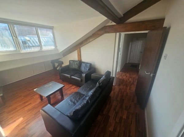 https://www.landlorddirectlets.co.uk/storage/app/uploads/public/685/e9b/f31/685e9bf31a488633929148.jpeg